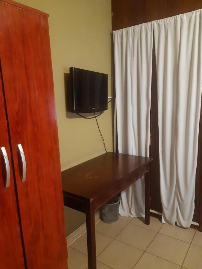 Hotel Duclout Confort Inn Monte Grande Exterior foto